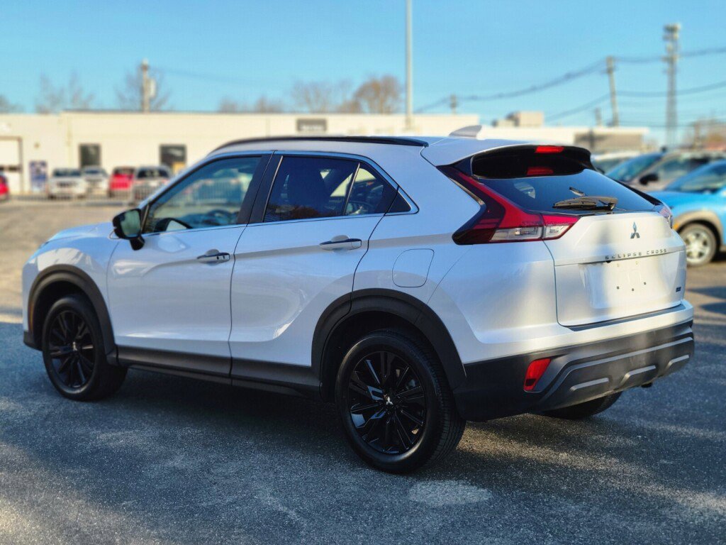 Used 2024 Mitsubishi Eclipse Cross Black Edition image 3