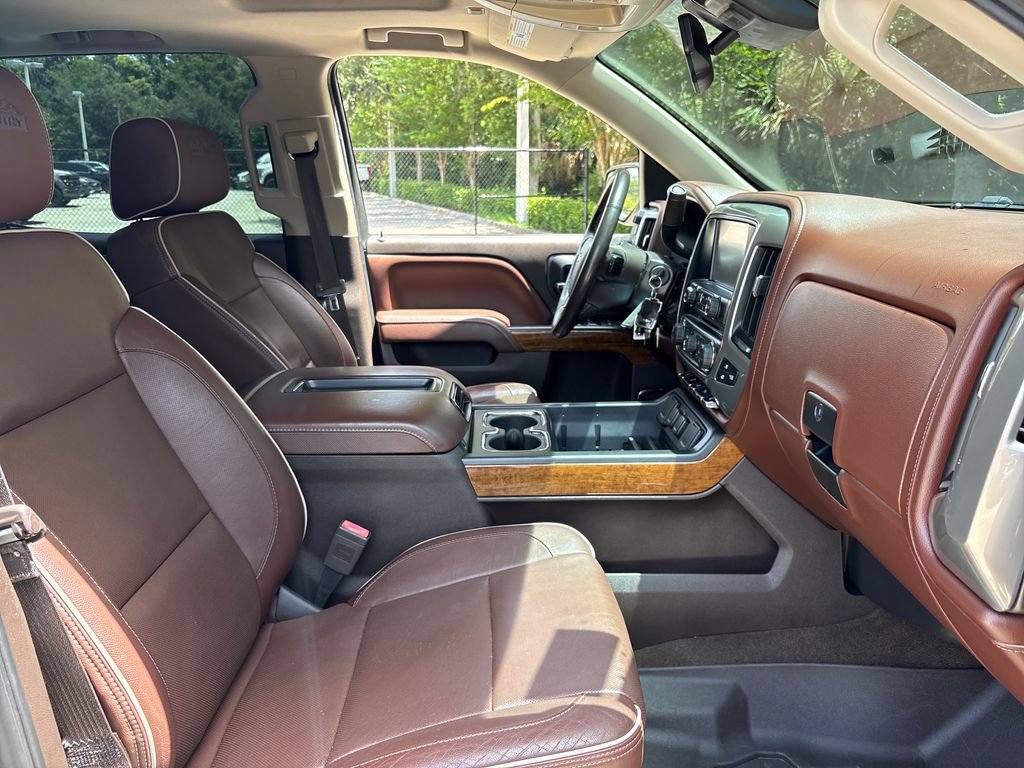 Used 2015 Chevrolet Silverado 1500 High Country w/ High Country Premium Package AWD/4WD image 22