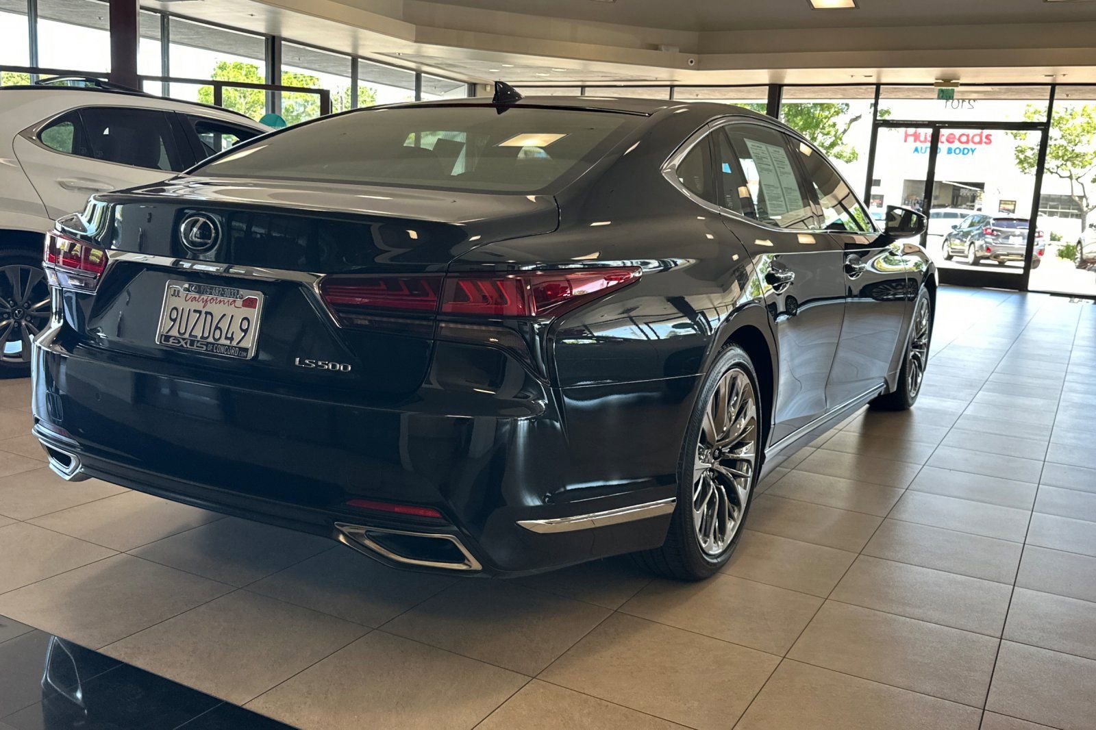 Used 2021 Lexus LS 500 w/ Interior Upgrade Package RWD image 4