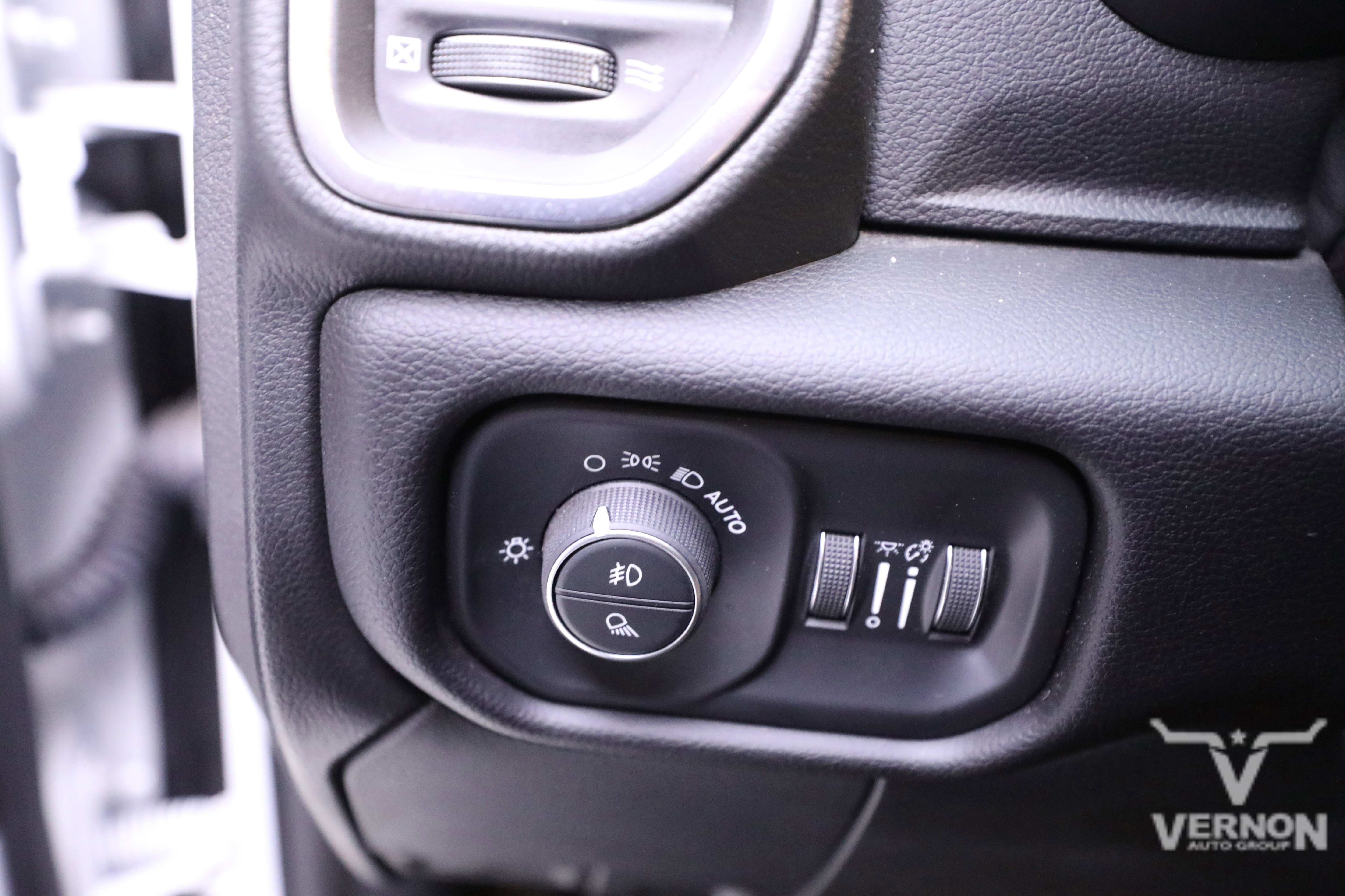 Used 2024 RAM 3500 Laramie w/ Chrome Bumper Package image 16