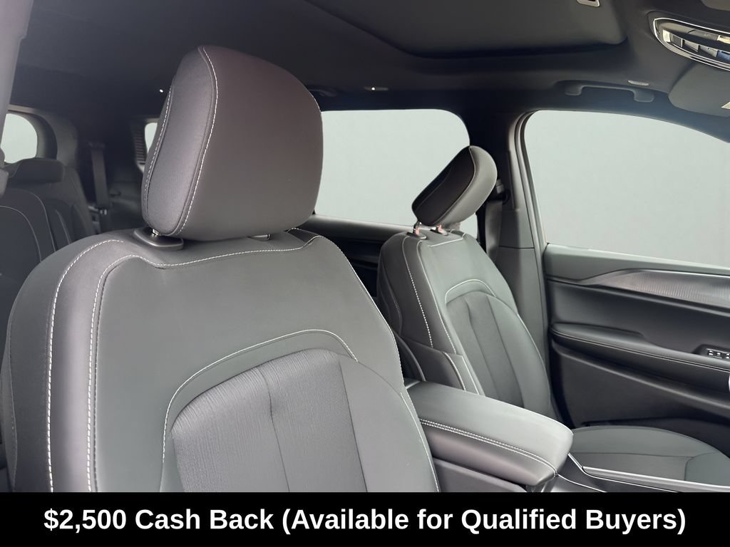 New 2025 Jeep Grand Cherokee L Laredo w/ Luxury Tech Group I RWD image 18