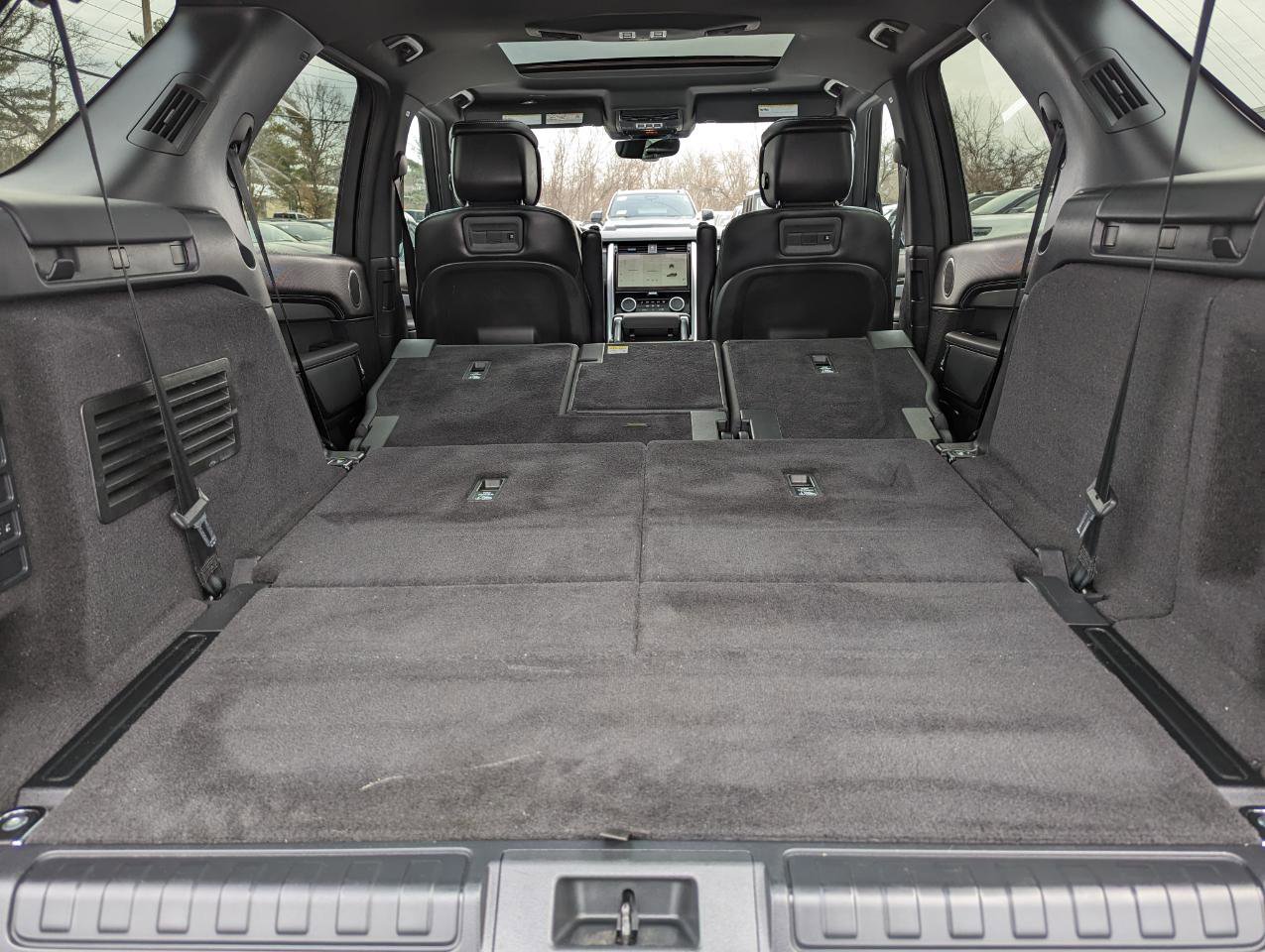 Used 2023 Land Rover Discovery S R-Dynamic image 44