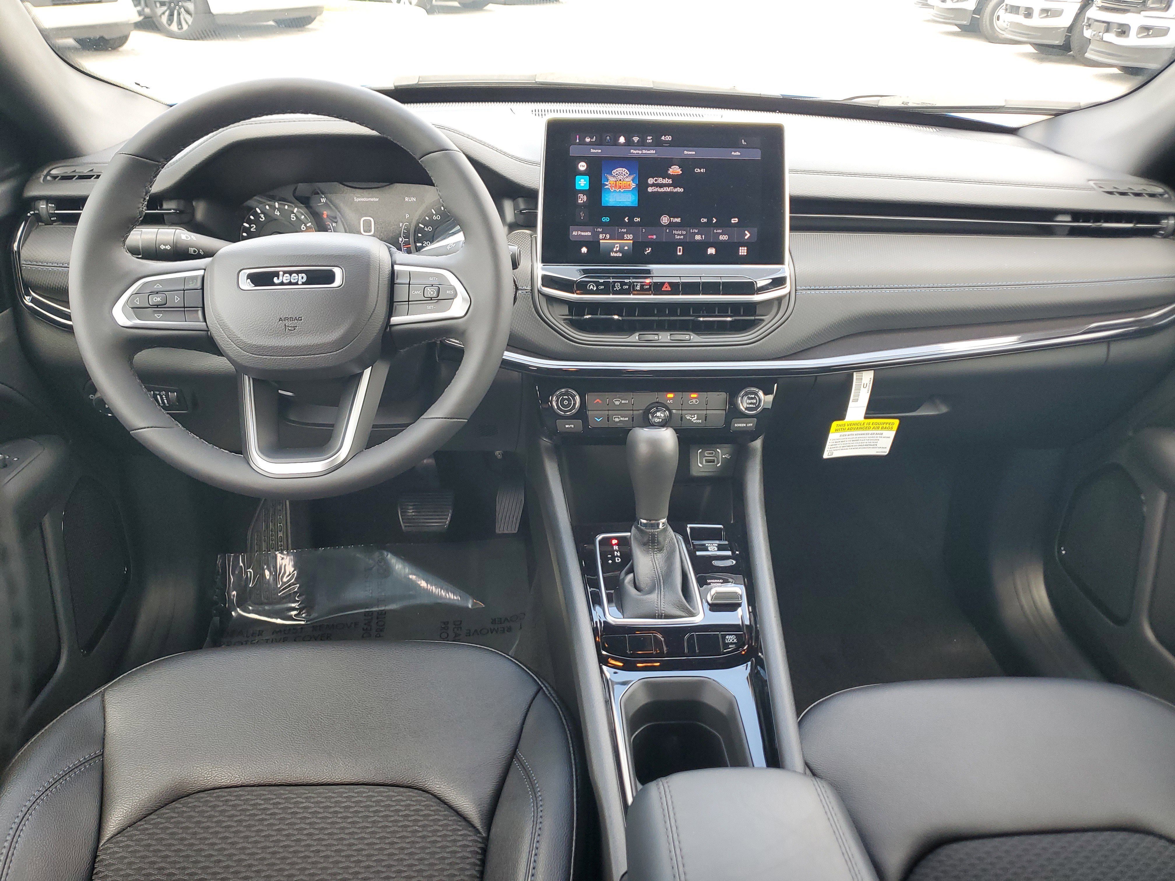 Used 2026 Jeep Compass Latitude AWD/4WD image 14