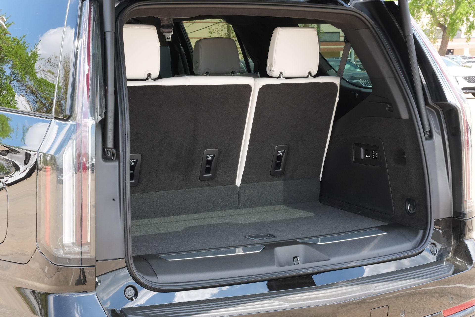 Certified 2026 Cadillac Escalade Platinum Sport w/ LPO, ONYX Package image 24