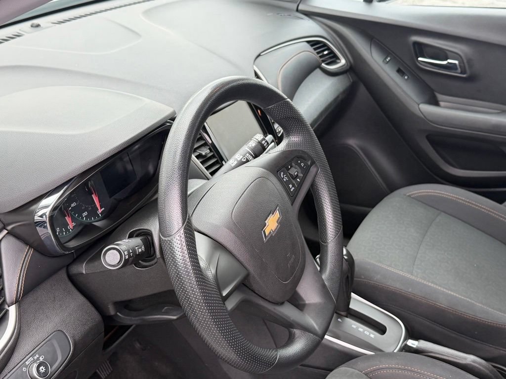 Used 2019 Chevrolet Trax LS w/ Air And Auto Package FWD image 20
