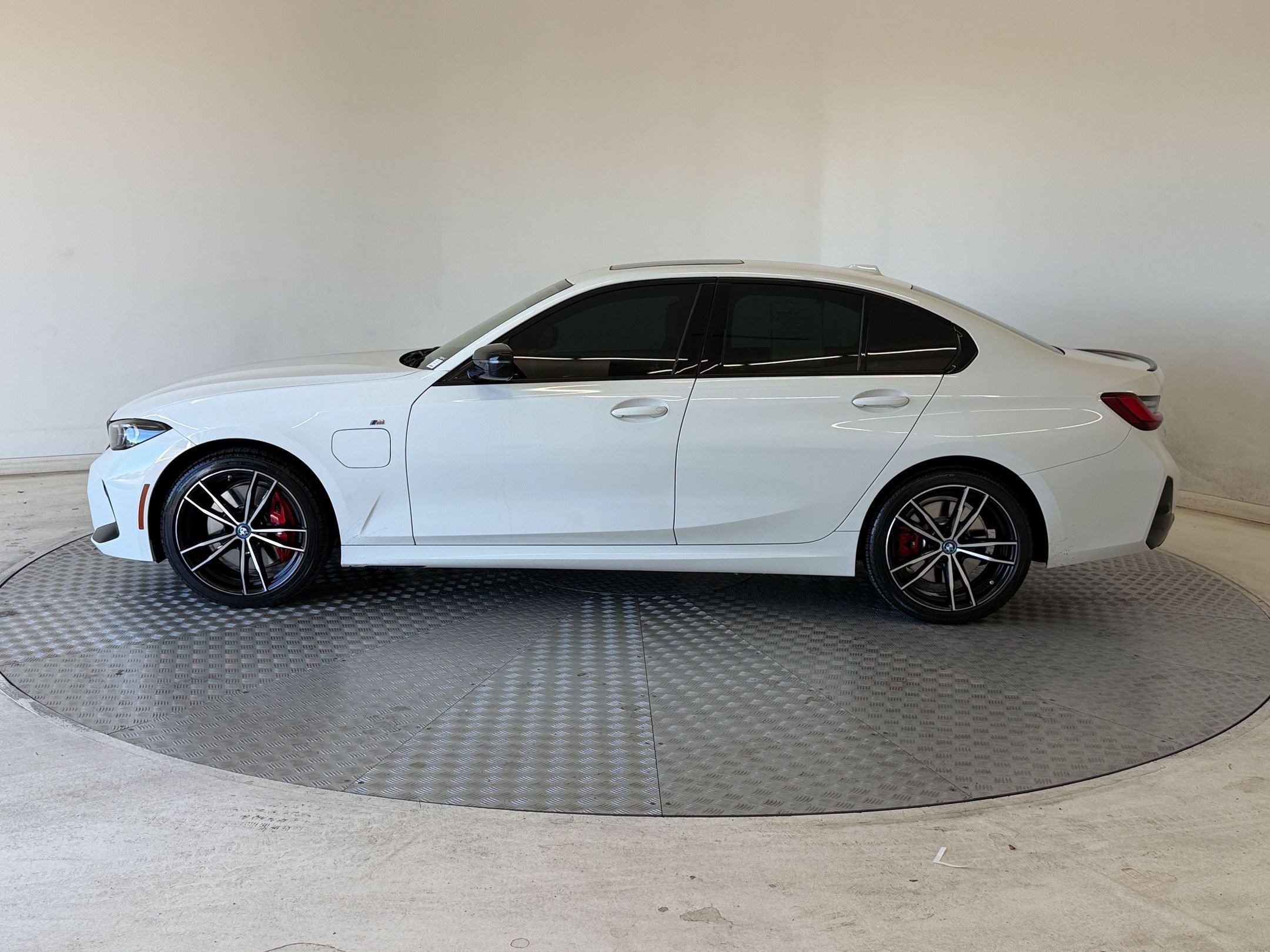 Certified 2024 BMW 330e xDrive w/ Premium Package AWD/4WD image 2