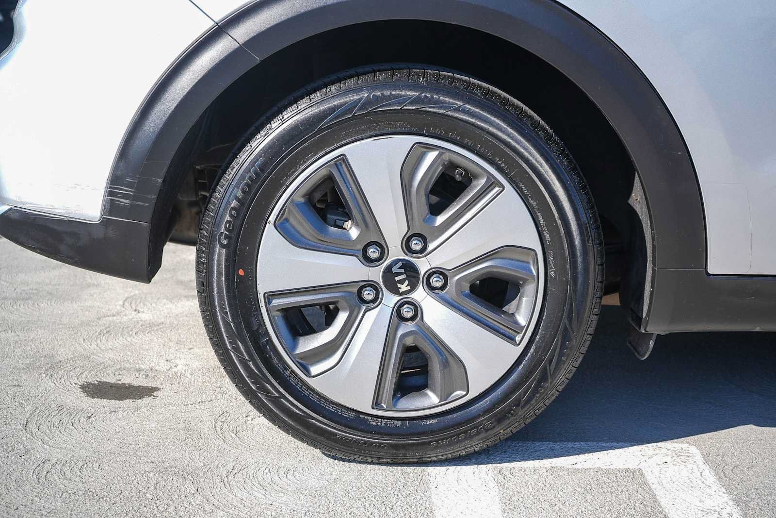 Used 2019 Kia Niro LX FWD image 10