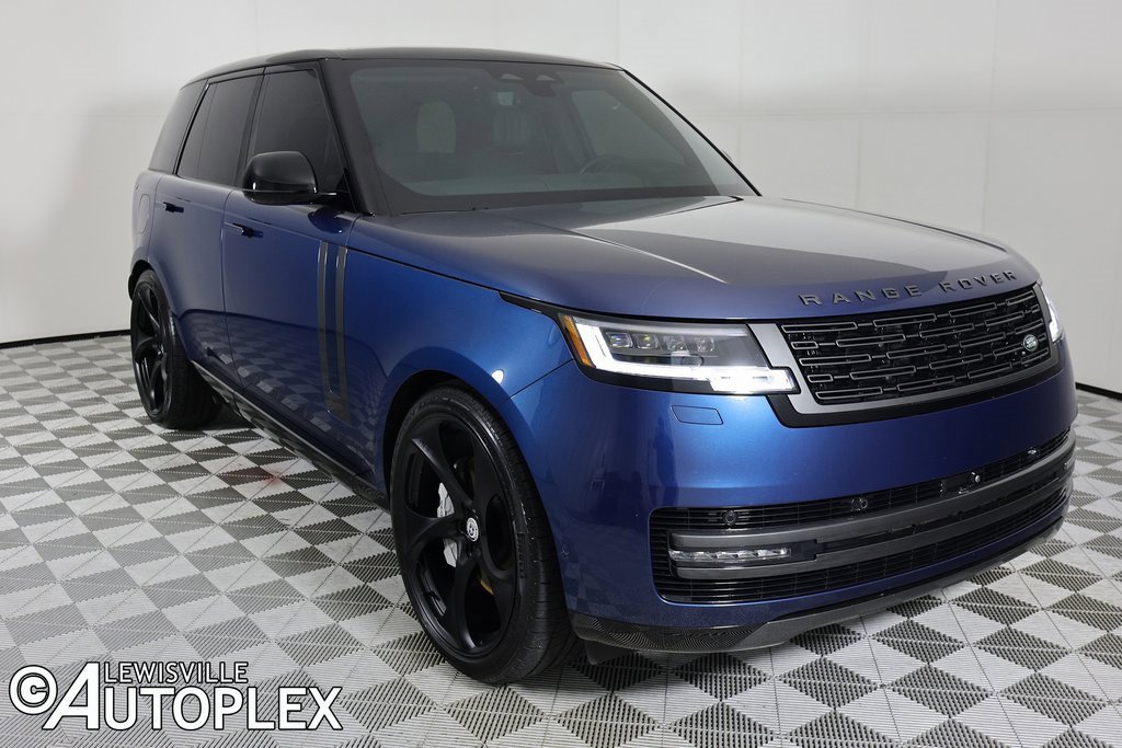 Used 2025 Land Rover Range Rover SE image 3