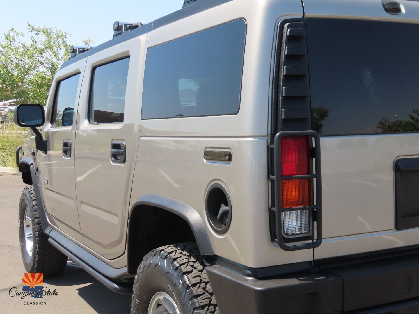 Used 2003 HUMMER H2 w/ Preferred Equipment Group image 23