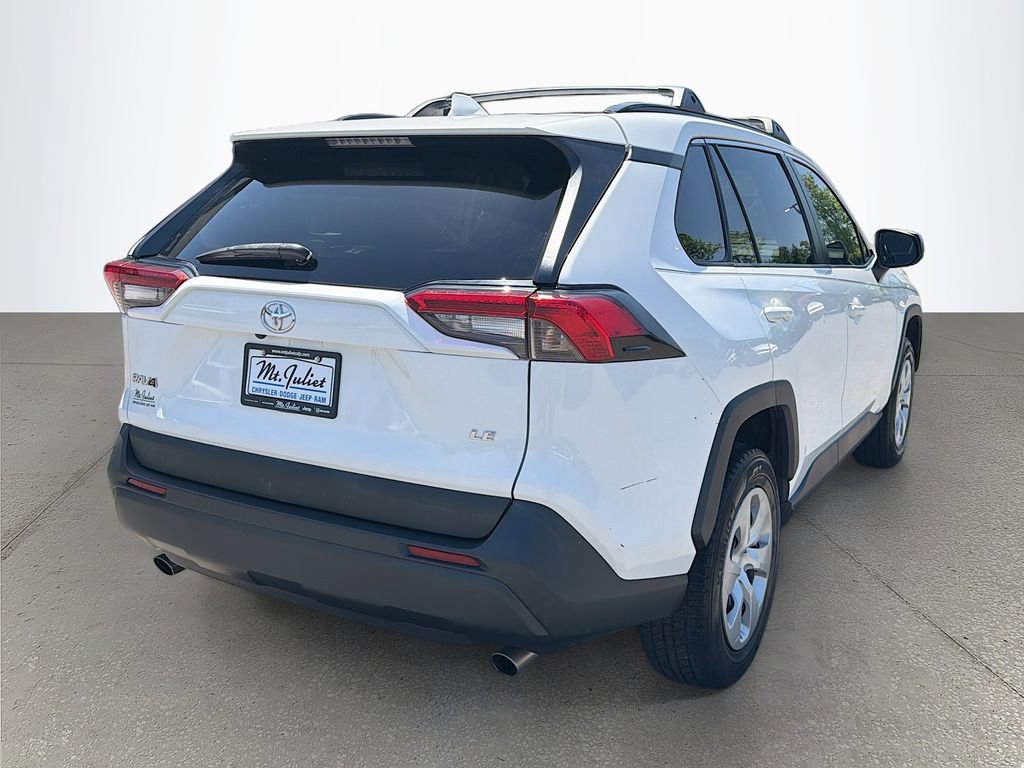 Used 2021 Toyota RAV4 LE FWD image 4