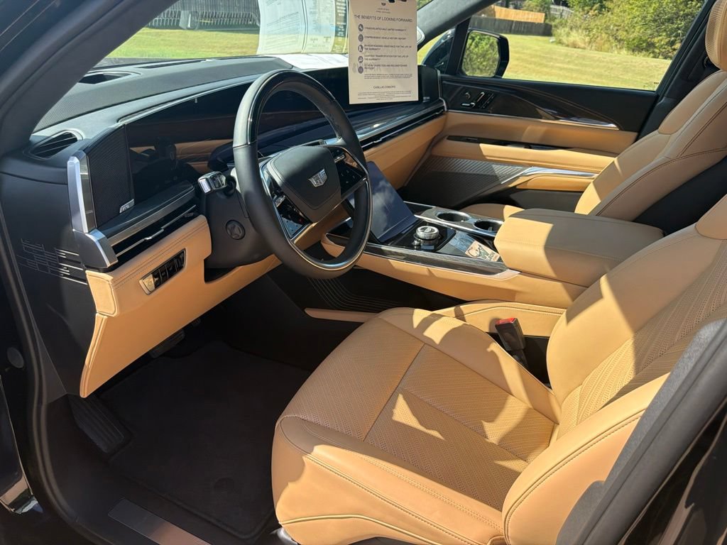 Certified 2025 Cadillac Escalade IQ Luxury 2 AWD/4WD image 10