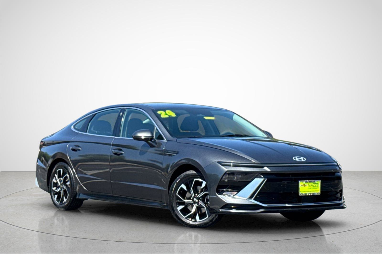 Used 2024 Hyundai Sonata SEL FWD image 2