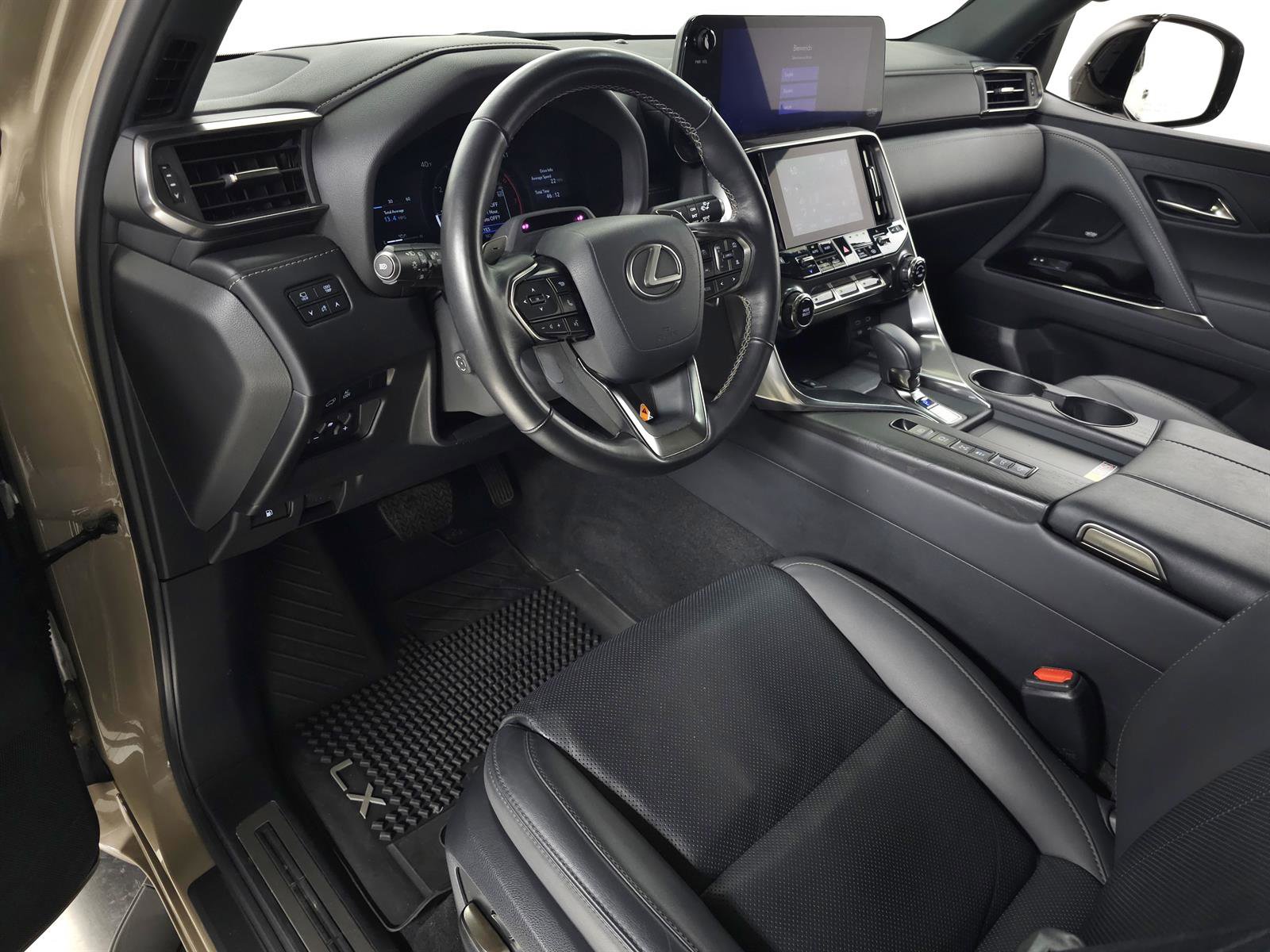 Certified 2025 Lexus LX 700h Overtrail AWD/4WD image 18