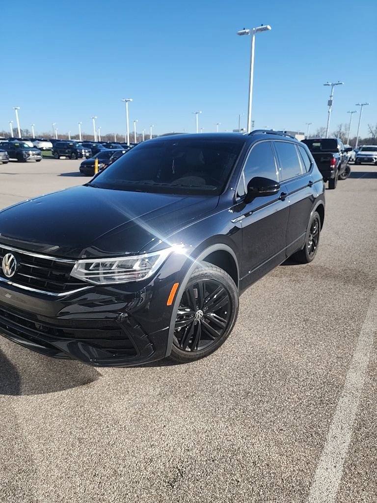 Used 2022 Volkswagen Tiguan SE R-Line