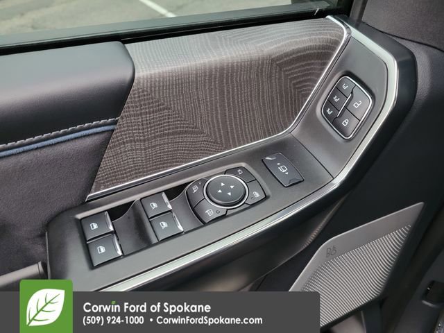 Used 2025 Ford F450 Platinum AWD/4WD image 24