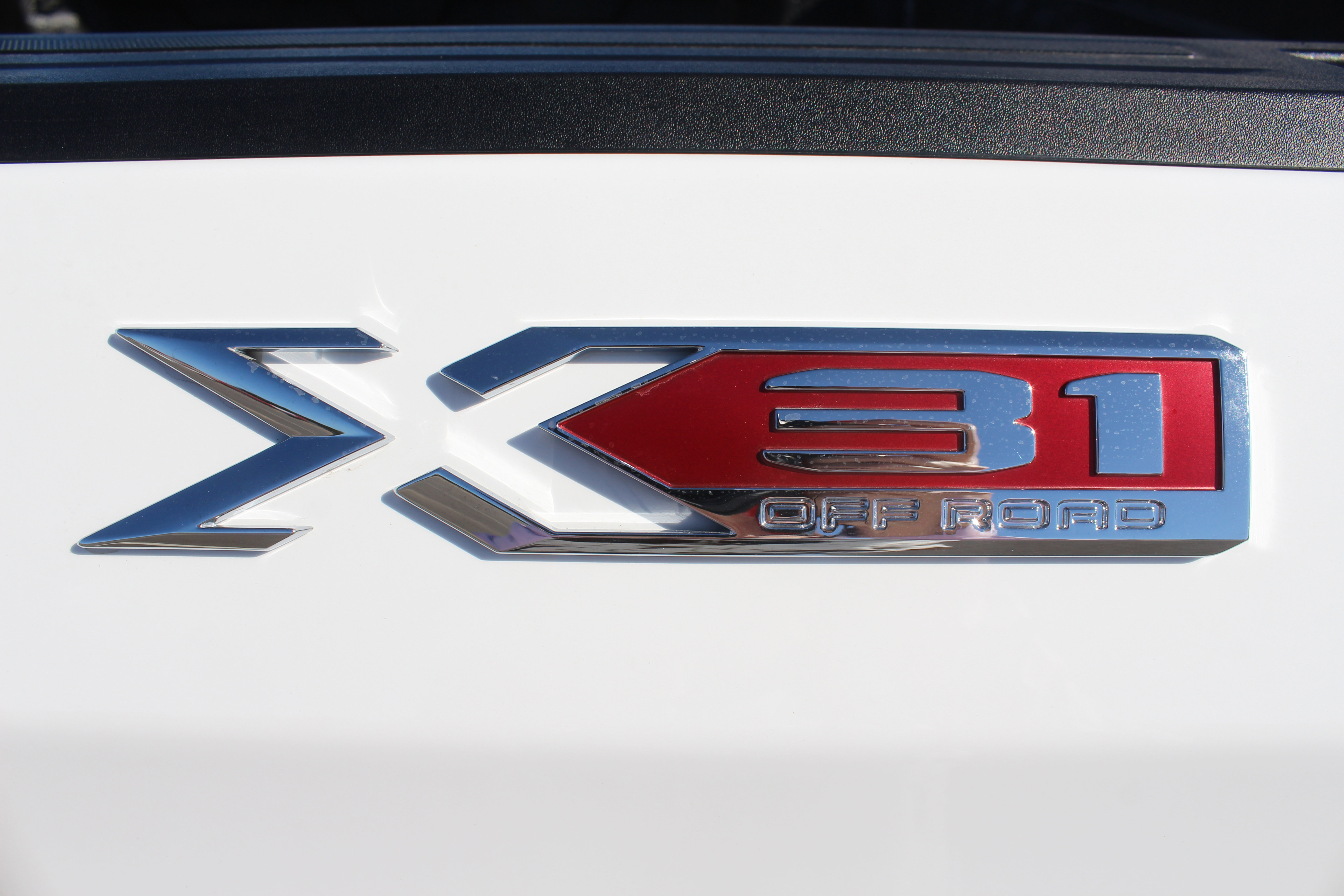 New 2026 GMC Sierra 1500 SLT image 8