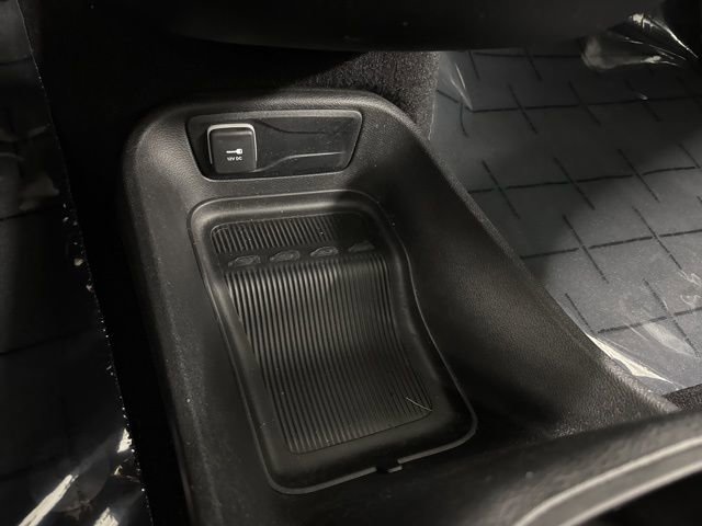 Used 2023 Chrysler Pacifica Touring-L w/ S Appearance Package image 48