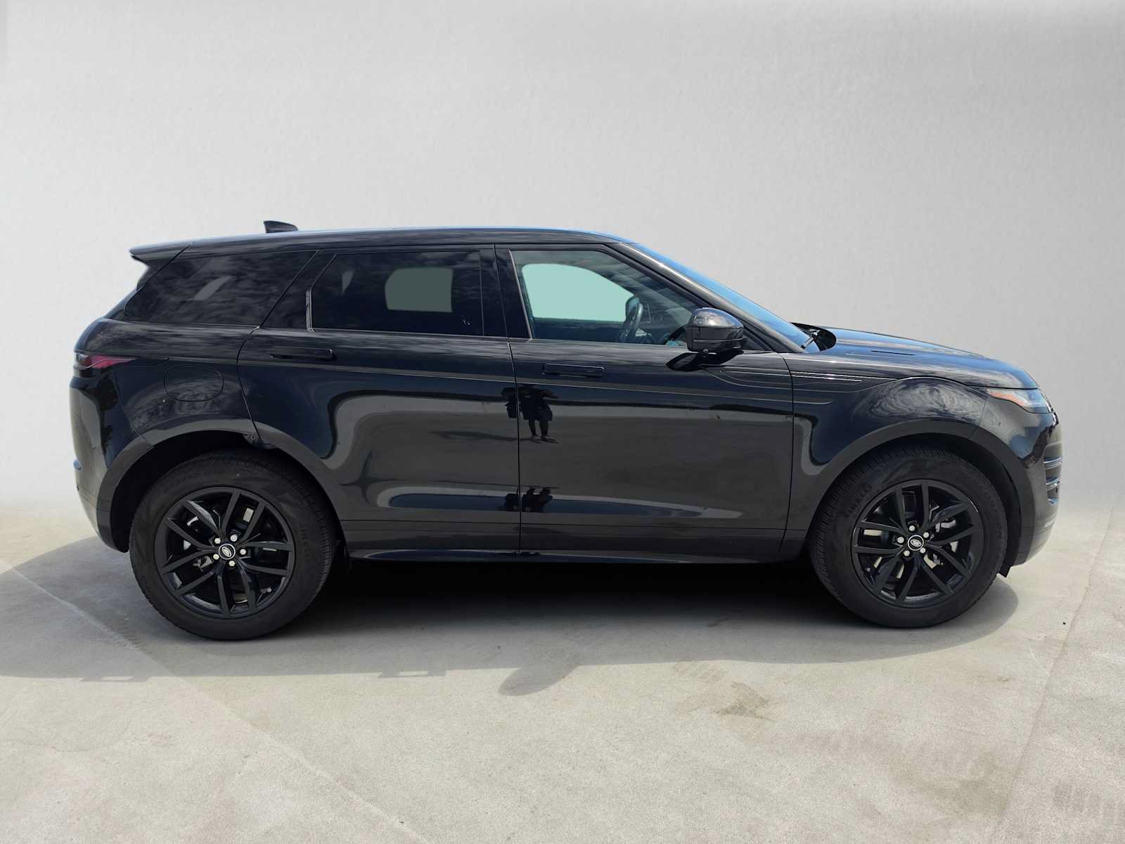 Used 2024 Land Rover Range Rover Evoque Dynamic SE AWD/4WD image 6