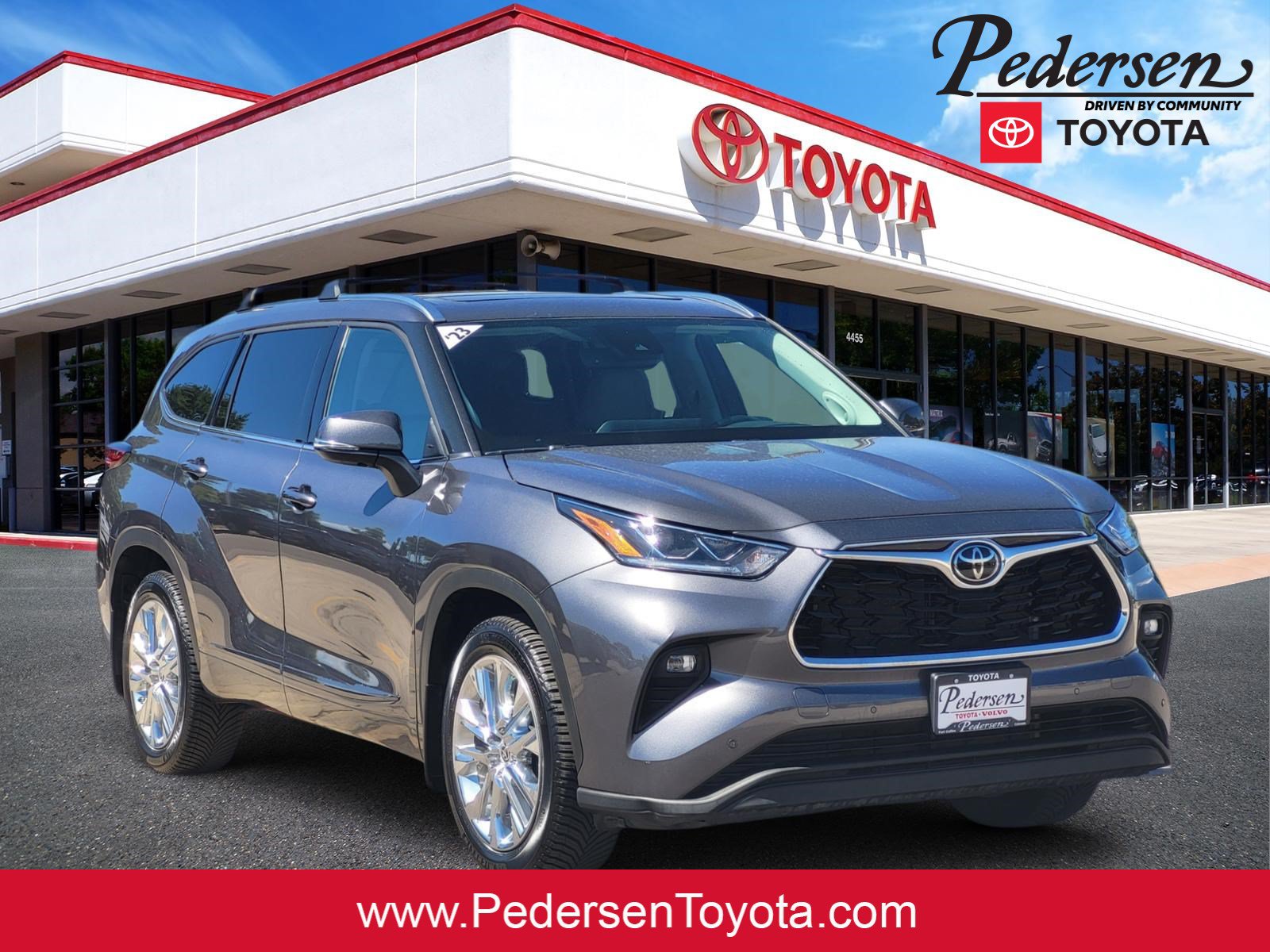 Used 2023 Toyota Highlander Limited AWD/4WD image 1