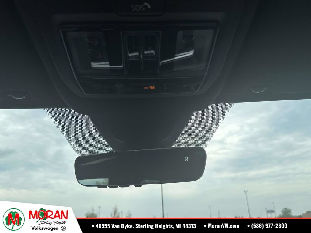 Certified 2024 Volkswagen Atlas Cross Sport SEL Premium R-Line AWD/4WD image 33