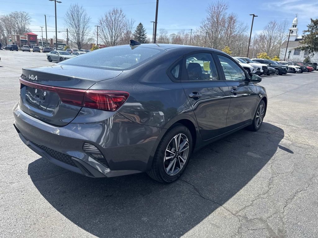 Used 2023 Kia Forte LXS image 6