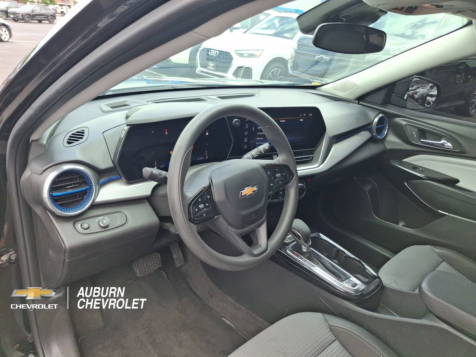 Used 2024 Chevrolet Trax LT FWD image 16