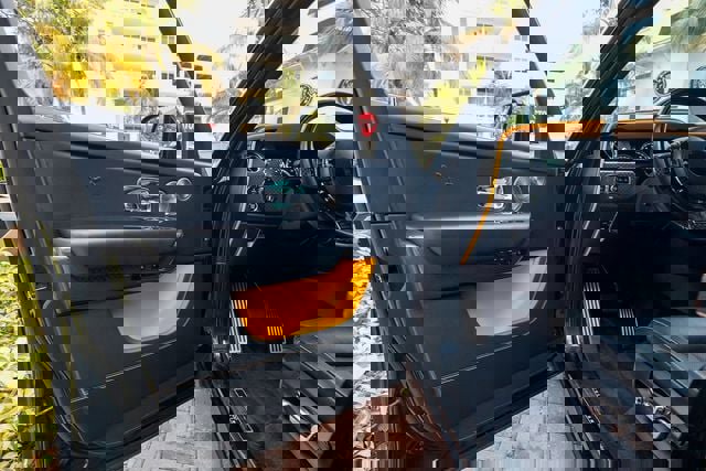 Used 2020 Rolls-Royce Cullinan Black Badge image 47