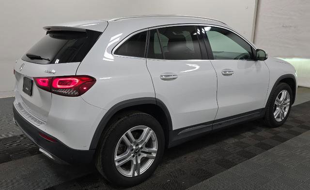 Used 2022 Mercedes-Benz GLA 250 4MATIC w/ Premium Package Lite image 4