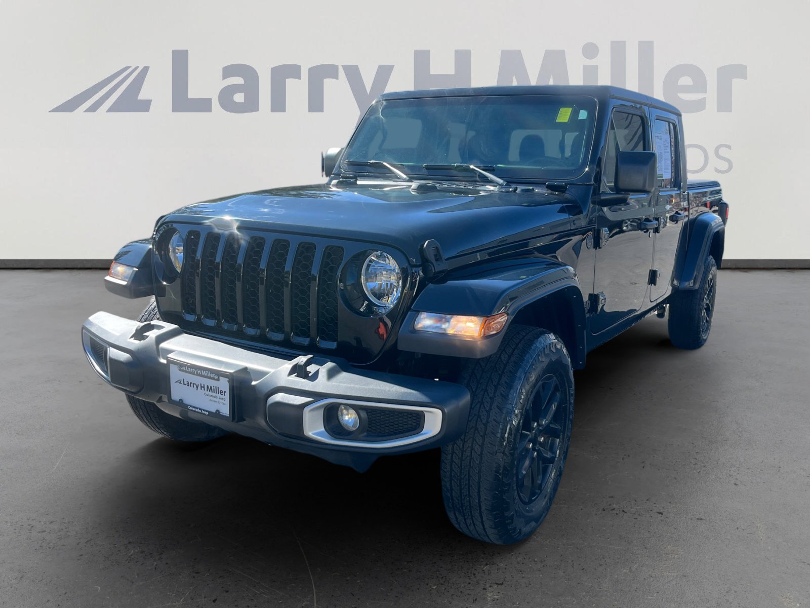 Used 2022 Jeep Gladiator Sport video 1