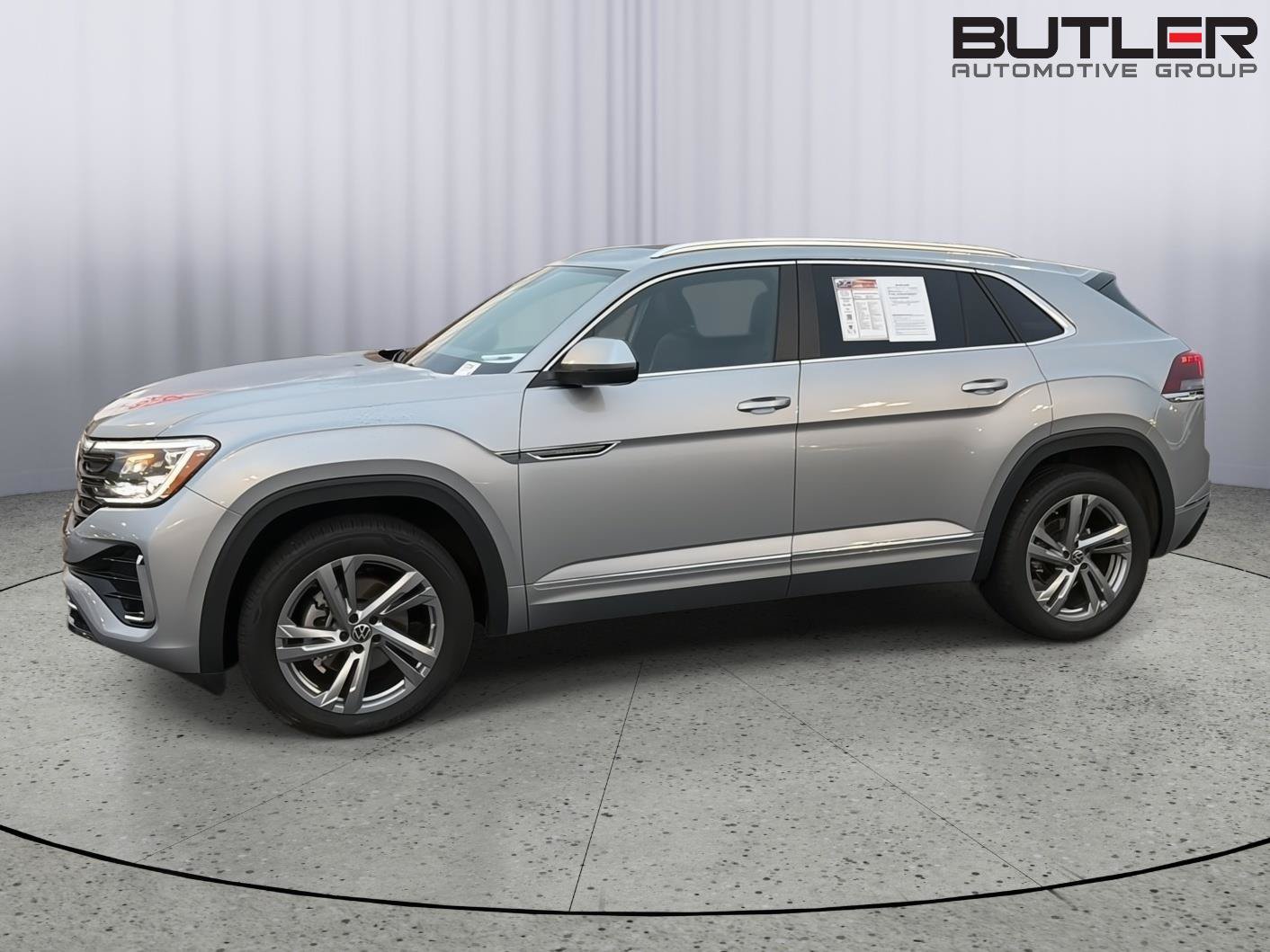 Used 2024 Volkswagen Atlas Cross Sport SEL R-Line AWD/4WD image 3