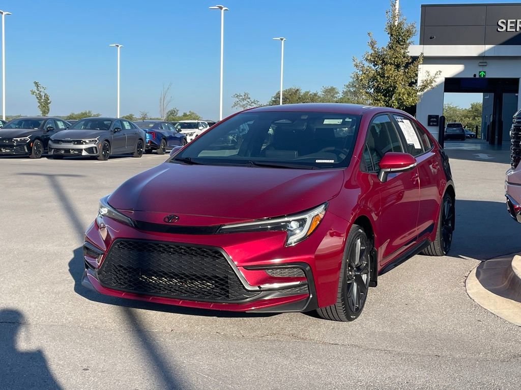 Used 2024 Toyota Corolla SE FWD image 3
