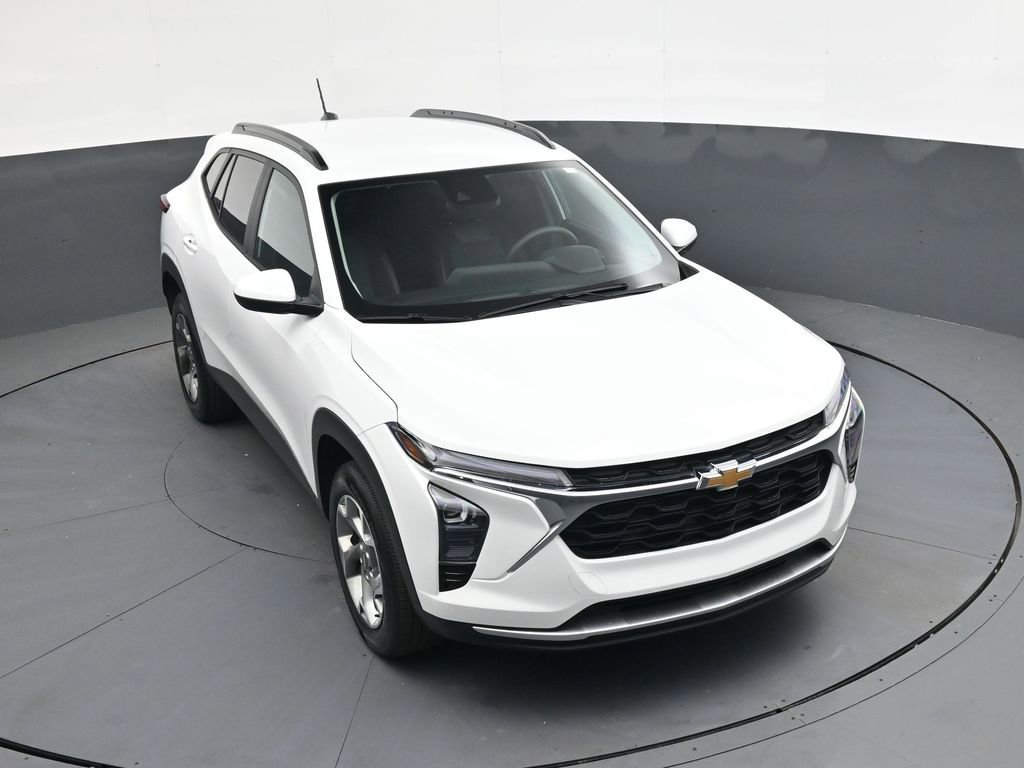 Used 2025 Chevrolet Trax LT image 24