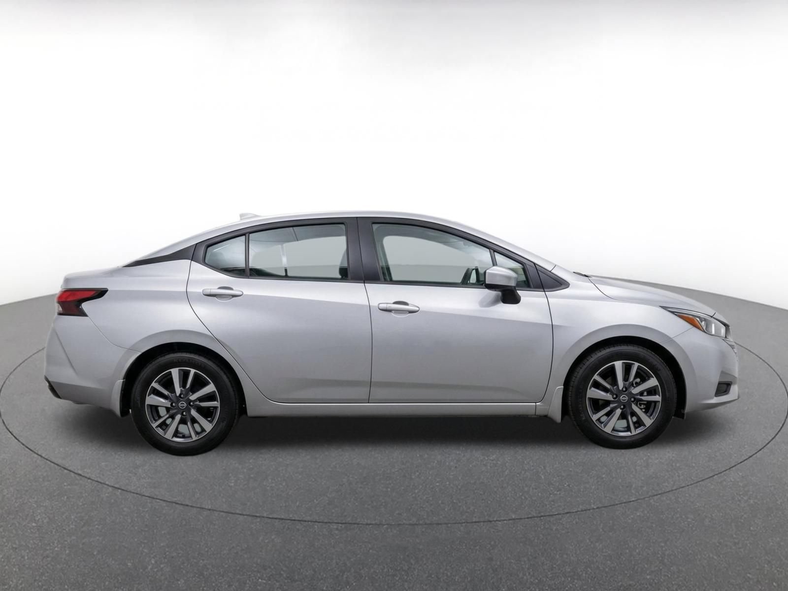 Used 2025 Nissan Versa SV FWD image 10