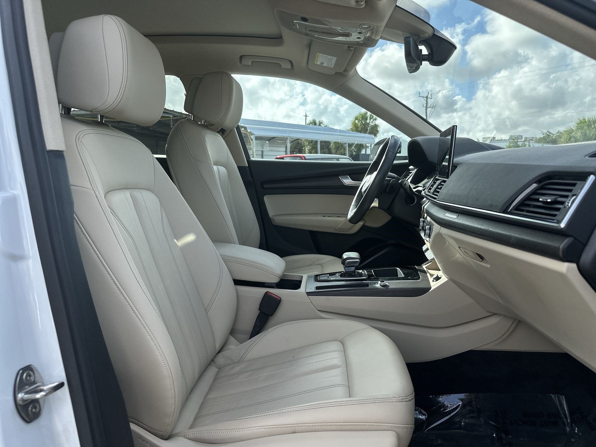 Used 2023 Audi Q5 2.0T Premium w/ Convenience Package AWD/4WD image 24