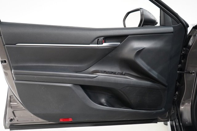 Used 2023 Toyota Camry SE image 17