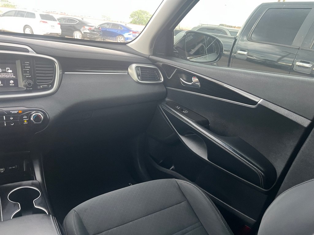 Used 2020 Kia Sorento L FWD image 17
