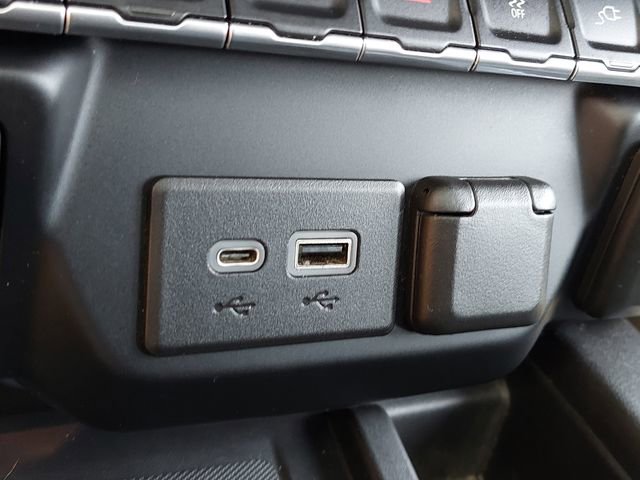 Used 2020 Chevrolet Silverado 1500 LTZ w/ LTZ Premium Package image 35