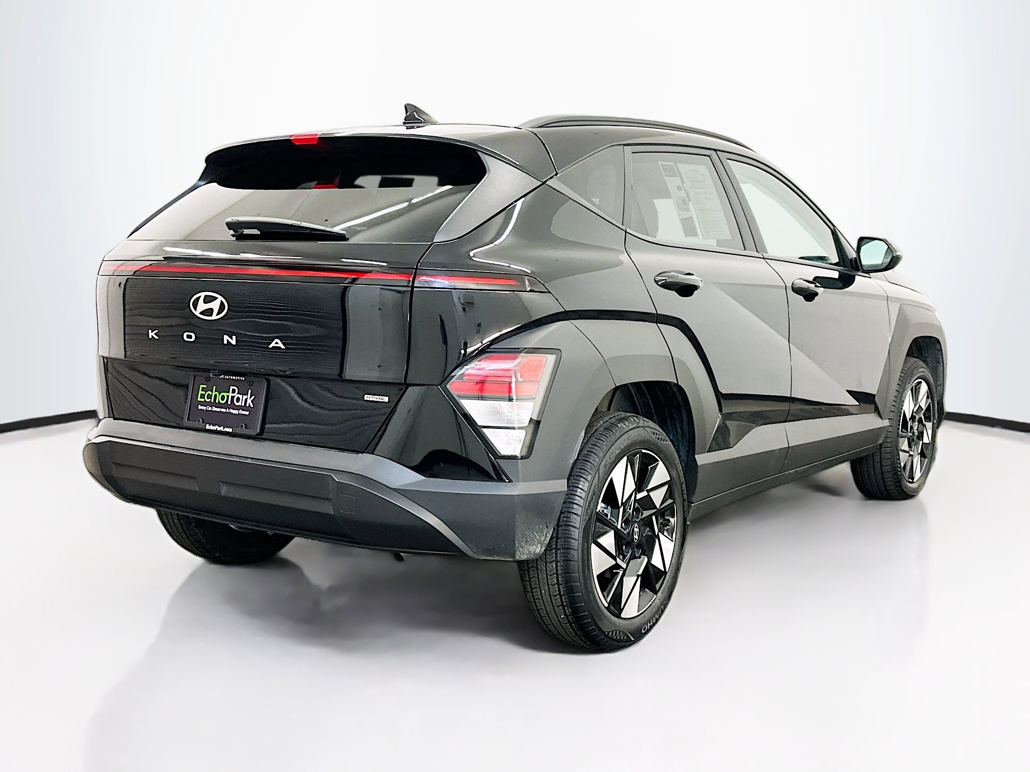Used 2025 Hyundai Kona SEL image 9