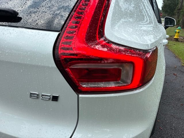 Used 2023 Volvo XC40 B5 Plus w/ Protection Package Premier AWD/4WD image 14