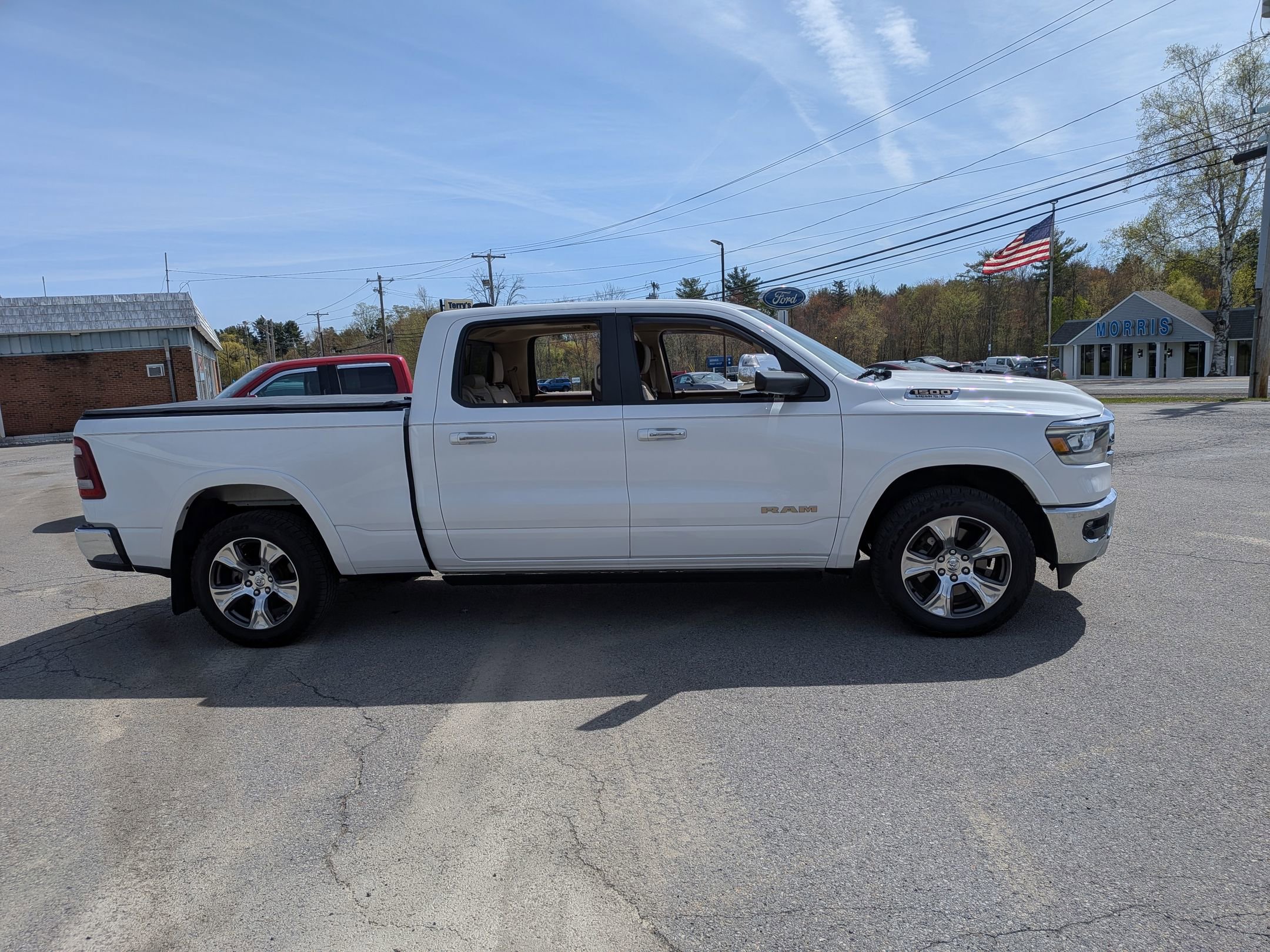 Used 2019 RAM 1500 Laramie AWD/4WD image 2