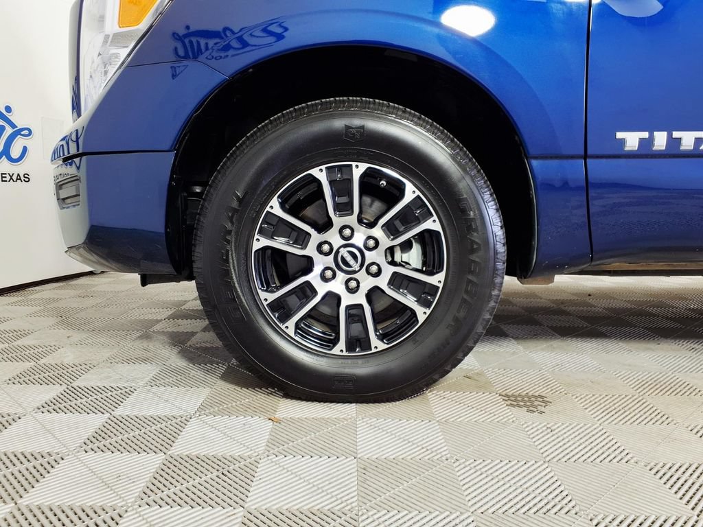 Used 2023 Nissan Titan SV RWD image 8