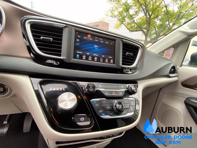 Used 2021 Chrysler Voyager L FWD image 41