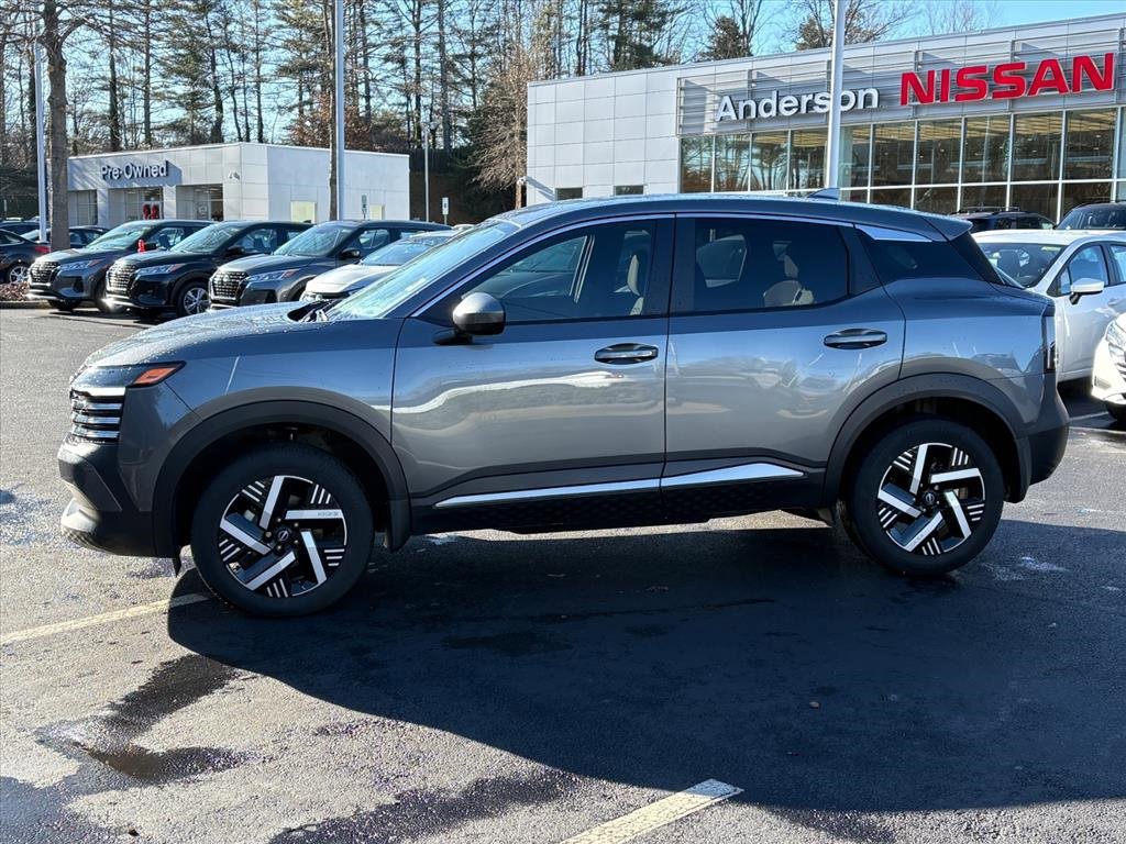 Used 2025 Nissan Kicks SV w/ Charging Package image 4