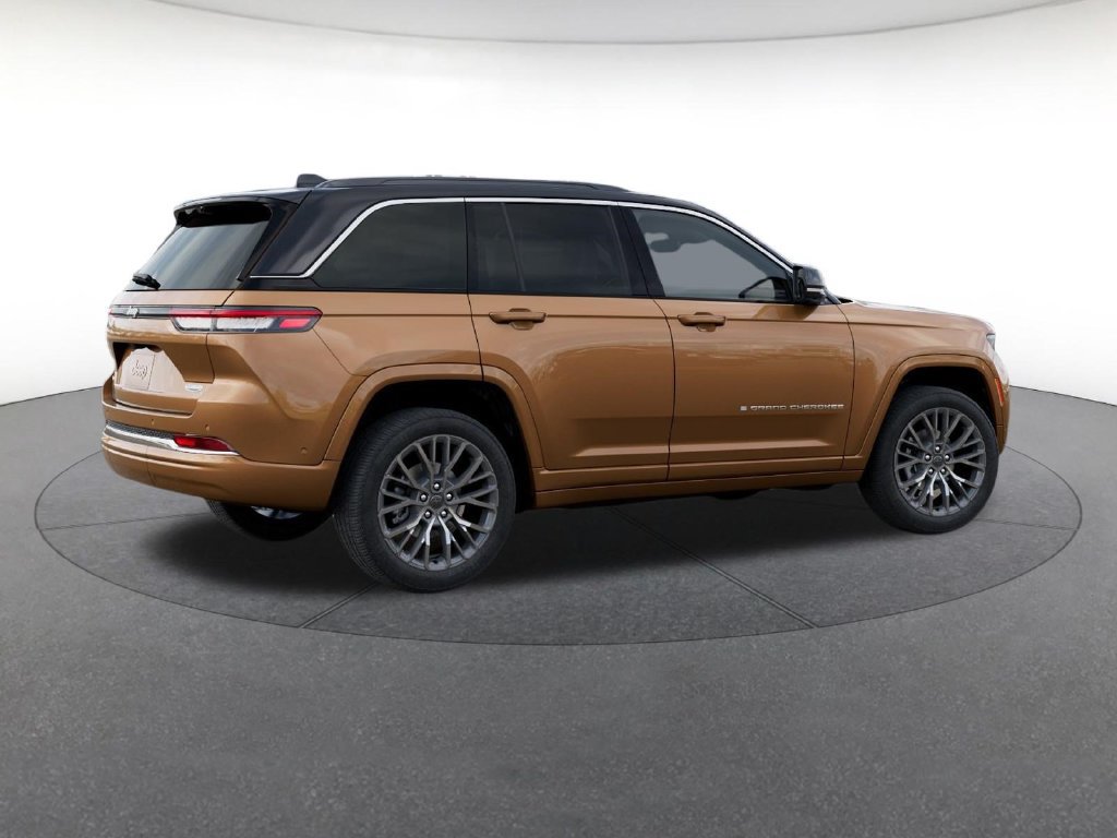 New 2027 Jeep Grand Cherokee Summit AWD/4WD image 4