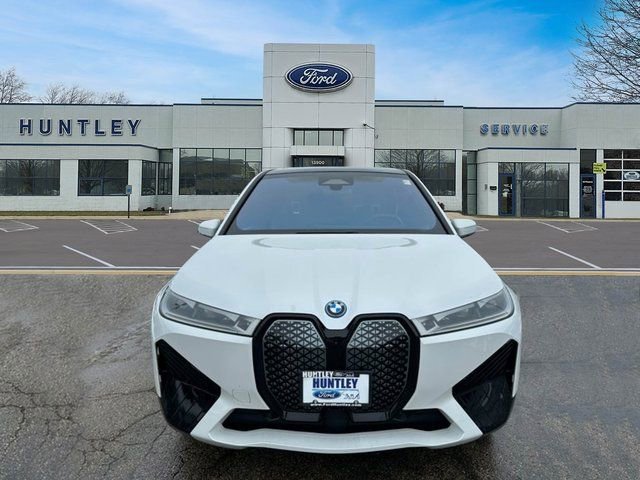 Used 2023 BMW iX xDrive50 w/ Premium Package image 2