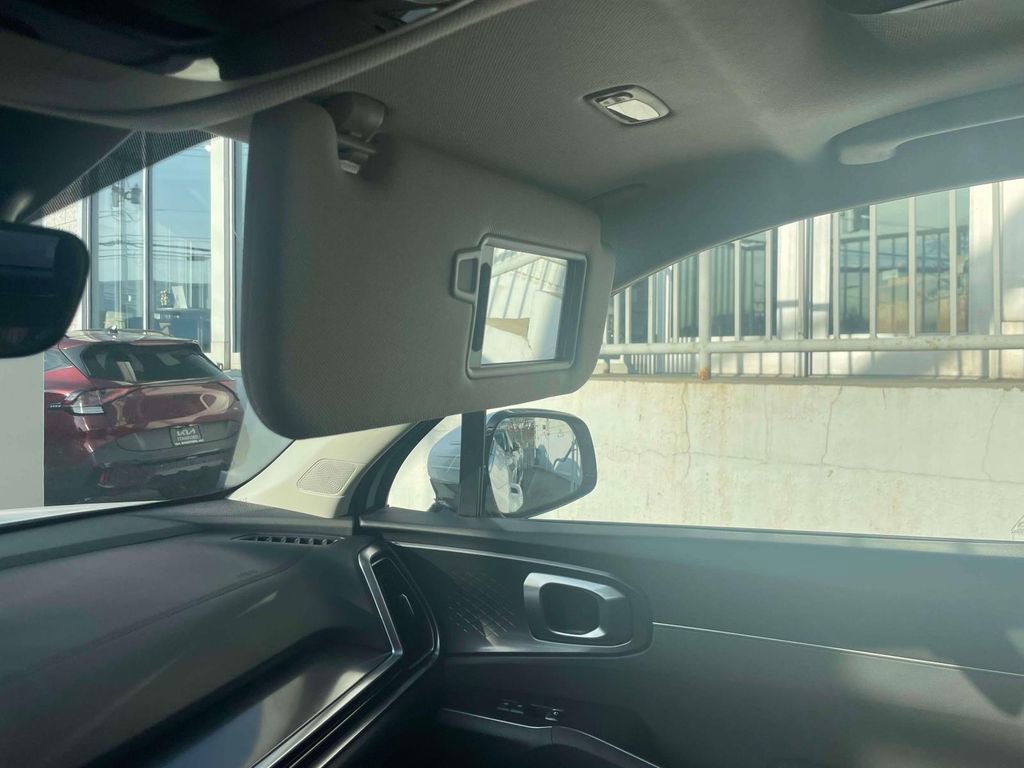 Used 2025 Kia Sorento S w/ Panoramic Sunroof Package image 31