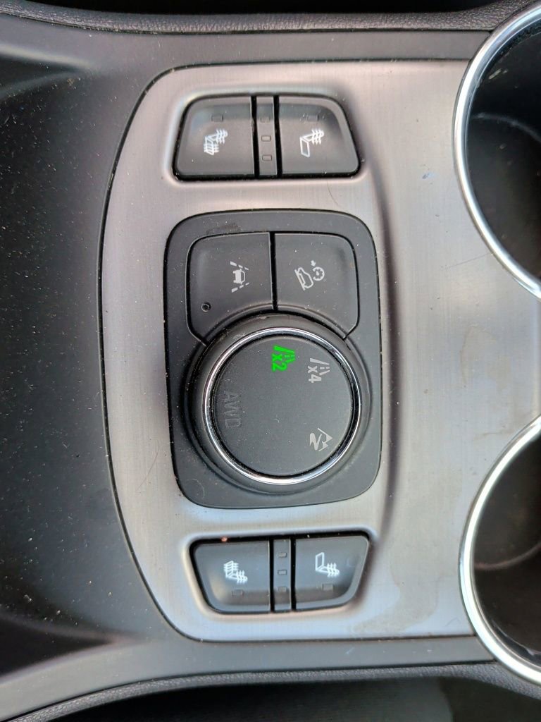 Used 2023 GMC Terrain AT4 image 29