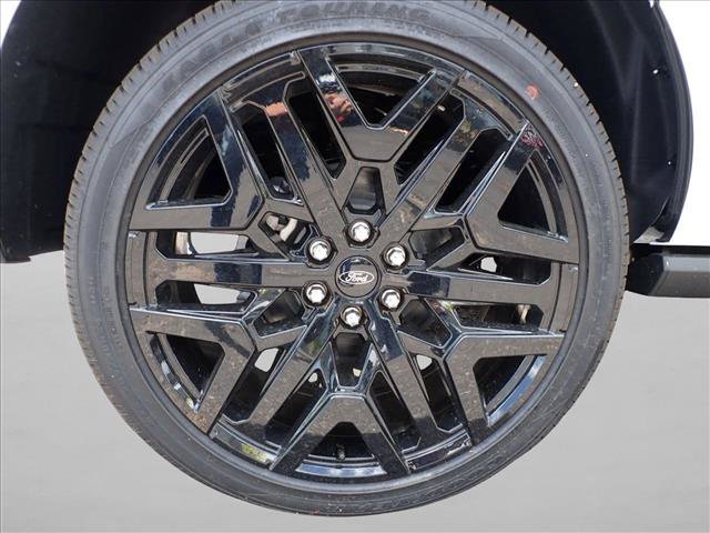 New 2026 Ford Expedition Max Platinum w/ Stealth Performance Package AWD/4WD image 7