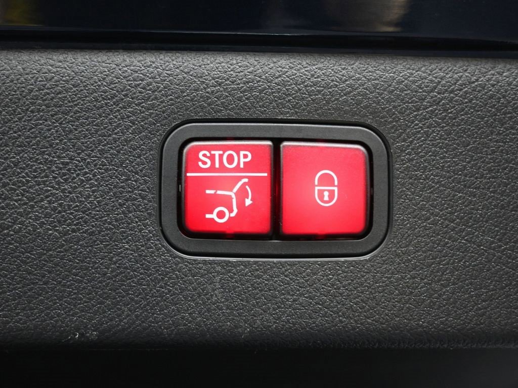 Used 2022 Mercedes-Benz EQS 450+ Sedan image 17