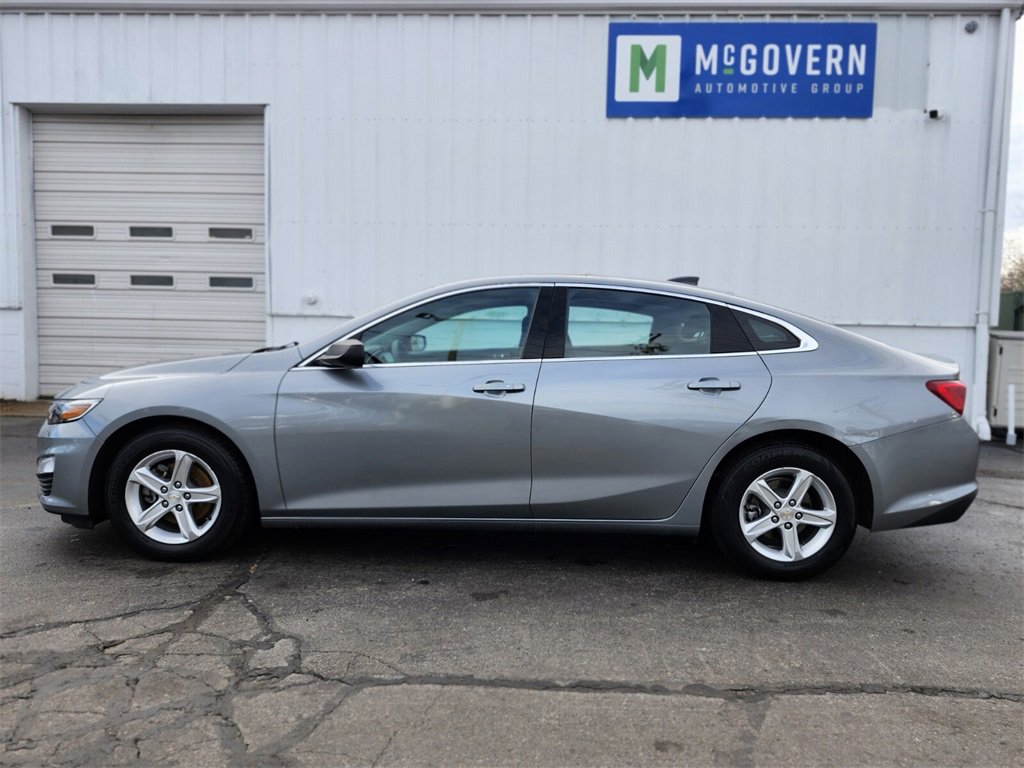 Used 2023 Chevrolet Malibu LS image 2